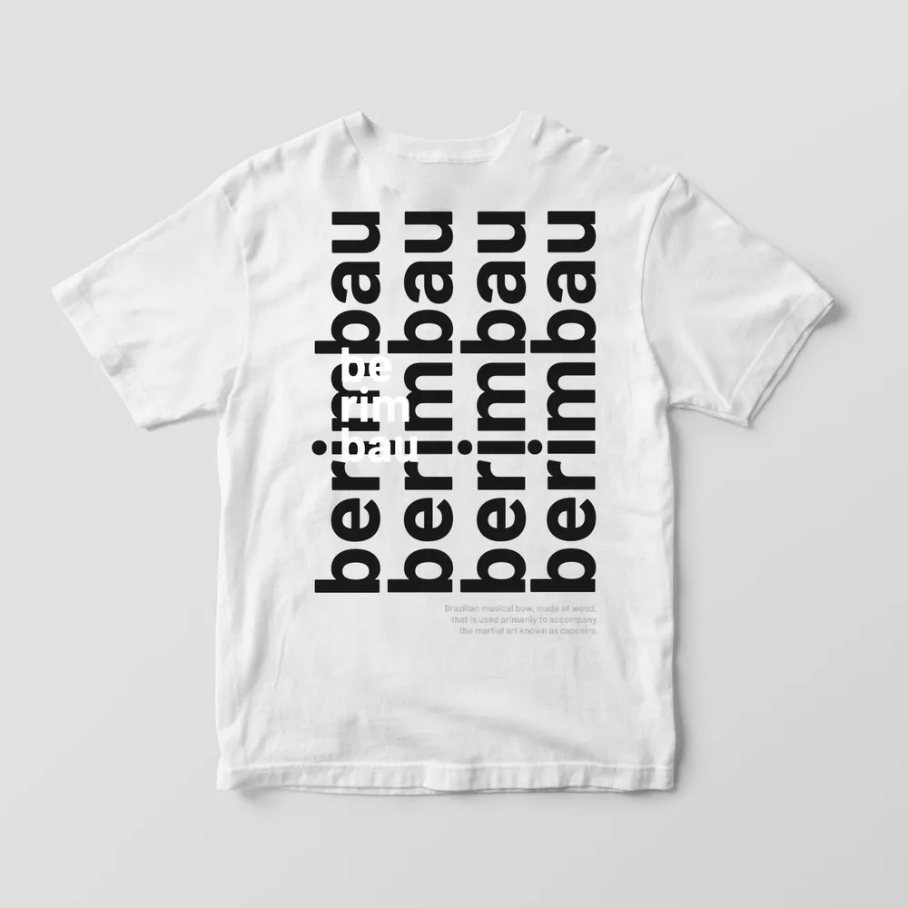 Berimbau — Camiseta branca · estampa nas costas